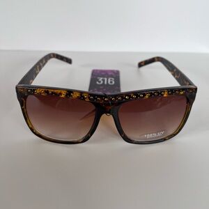 Stylish Tortoise Shell Sunglasses